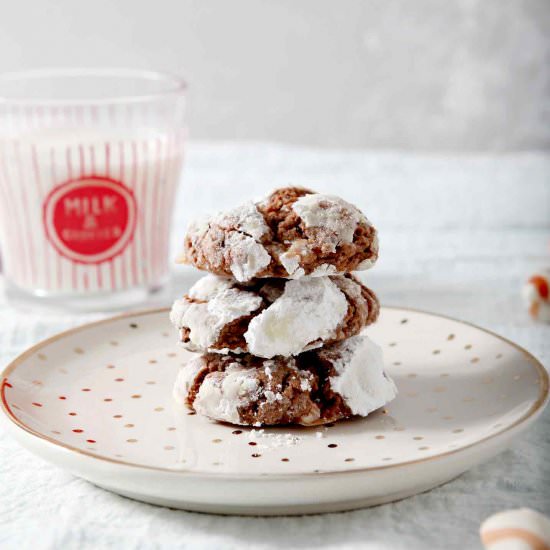 Peppermint Chocolate Crinkle Cookie