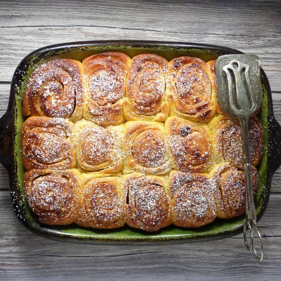 Saffron & White Chocolate Buns