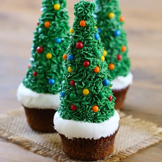 Easy Christmas Tree Cupcakes