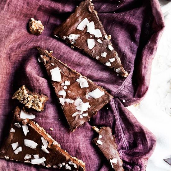Raw Chocolate & Coconut Pie