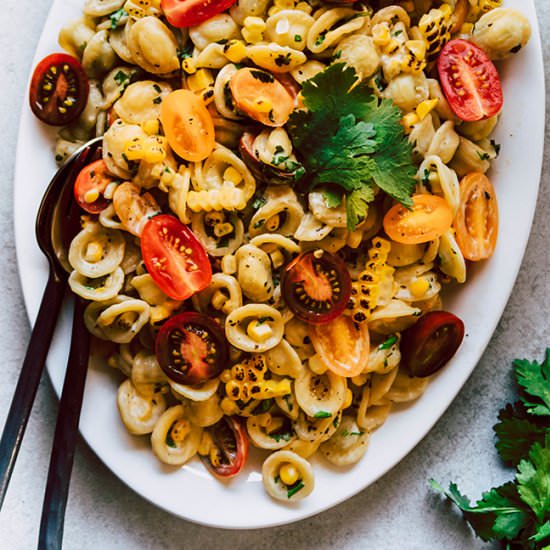 30 Min Creamy Corn and Tomato Pasta