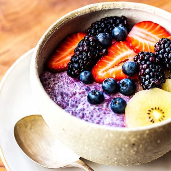Blackcurrant Overnight Oats