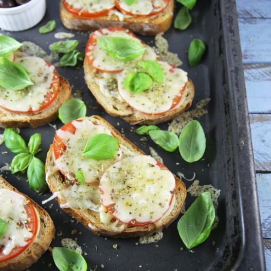 “Kinda” Breakfast Pizza Bread