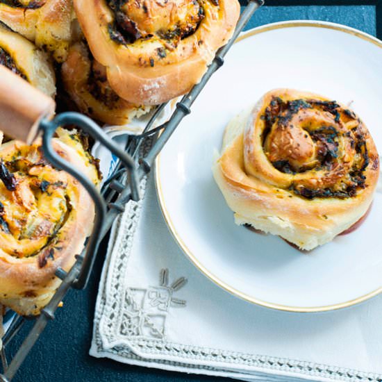 Bread Rolls Spinach Sundried Tomato
