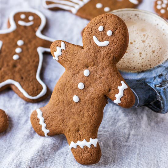 Vegan Gingerbread With Royal Icing
