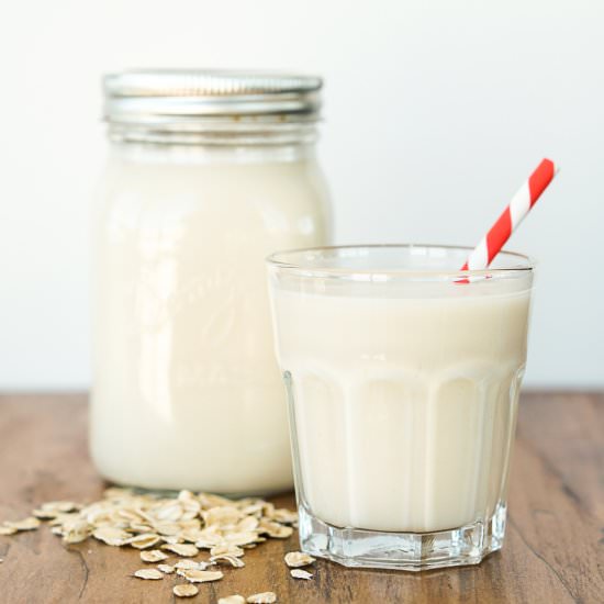 Easy Vanilla Oat Milk