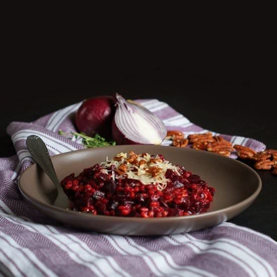 Risotto with groats and red beets