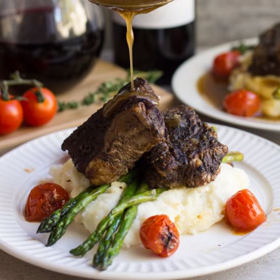 Slow Cooker Balsamic Short Ribs