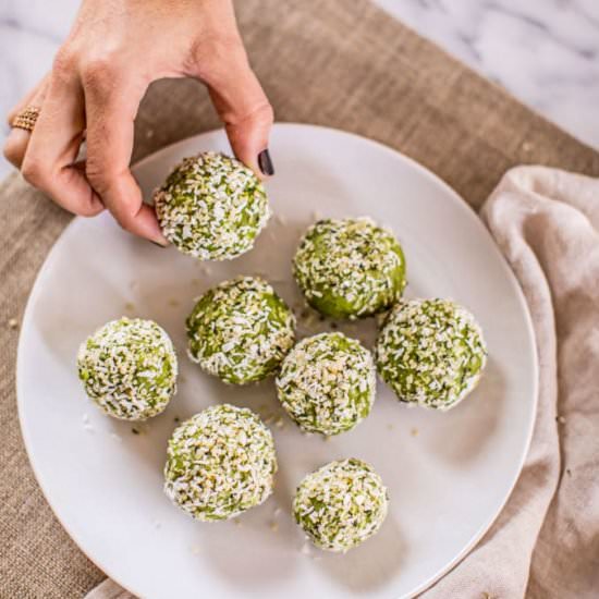 Keto Matcha Coconut Fat Balls