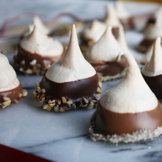Christmas Meringue Kisses