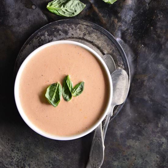 Low-Carb Cheesy Tomato Basil Soup