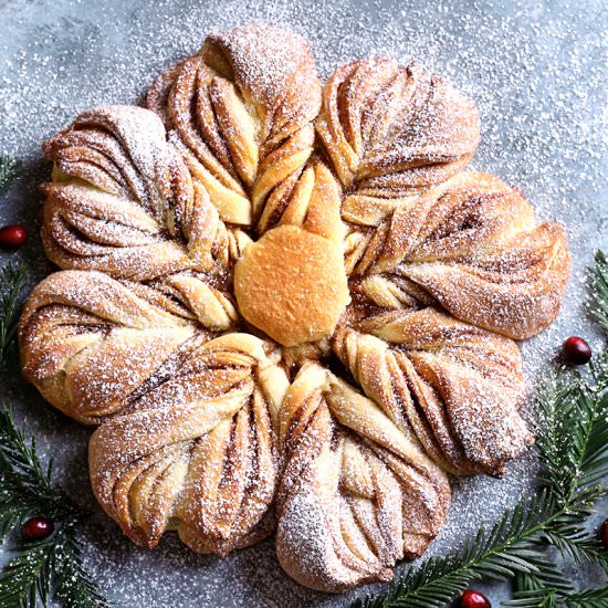 Cinnamon Sugar Star Bread