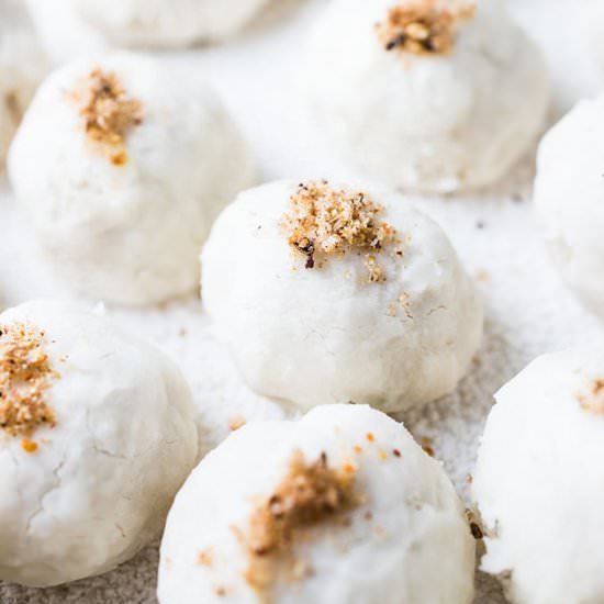 Spiced Almond Shortbread Cookies