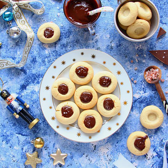 VANILLA-CHOCOLATE THUMBPRINT COOKIE