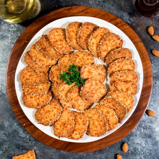 Crispy Cheddar Cheese Crackers