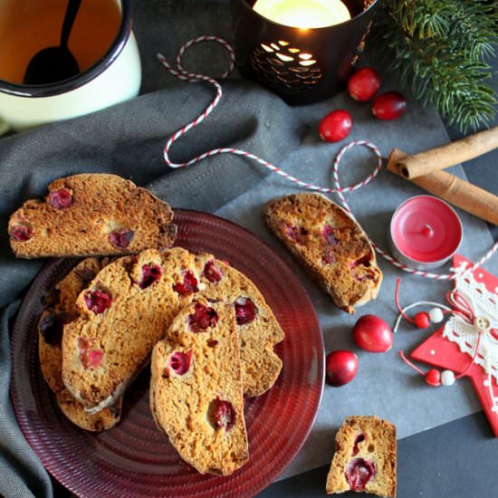 Vegan cinnamon cranberries biscotti