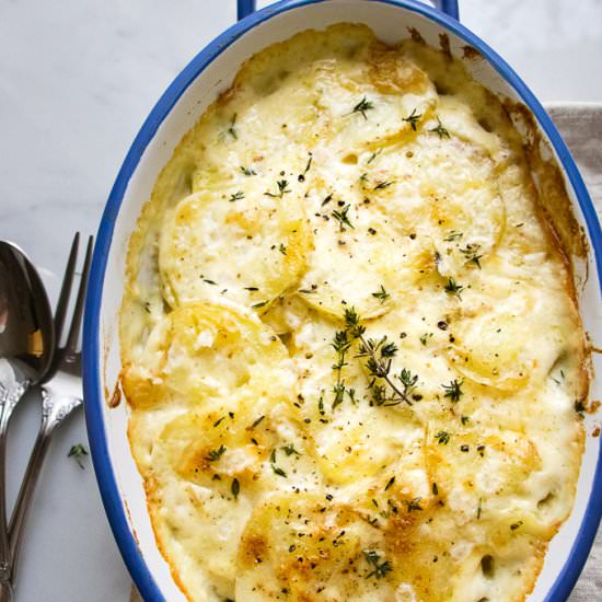 EASY CLASSIC POTATOES AU GRATIN