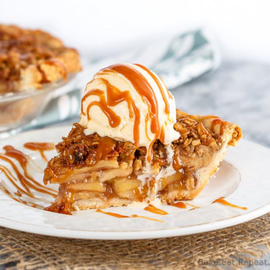 Caramel Apple Crisp Pie