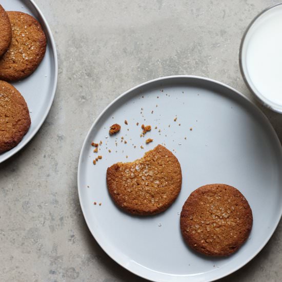 tahini molasses cookies