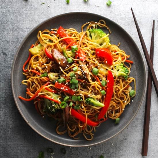 Easy Vegetable Lo Mein