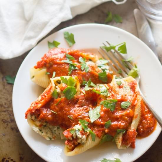 Vegan Stuffed Shells Florentine