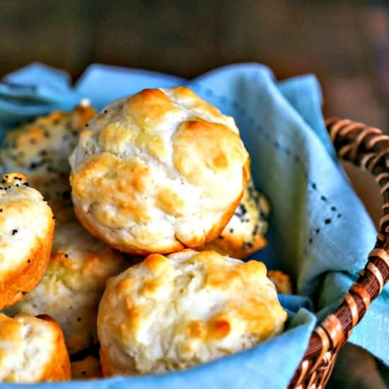 Quick 3-Ingredient Dinner Rolls