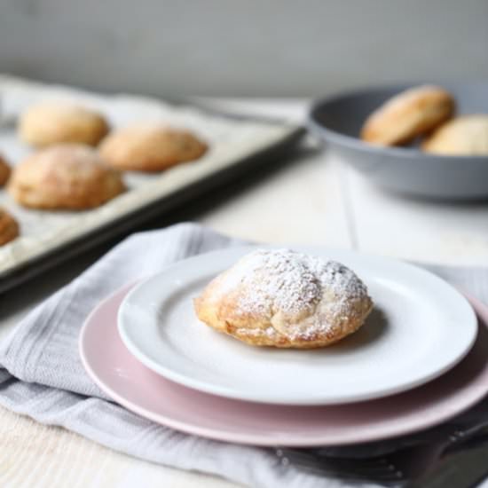 Apple beignets