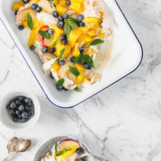 Easy Smashed Vegan Pavlova