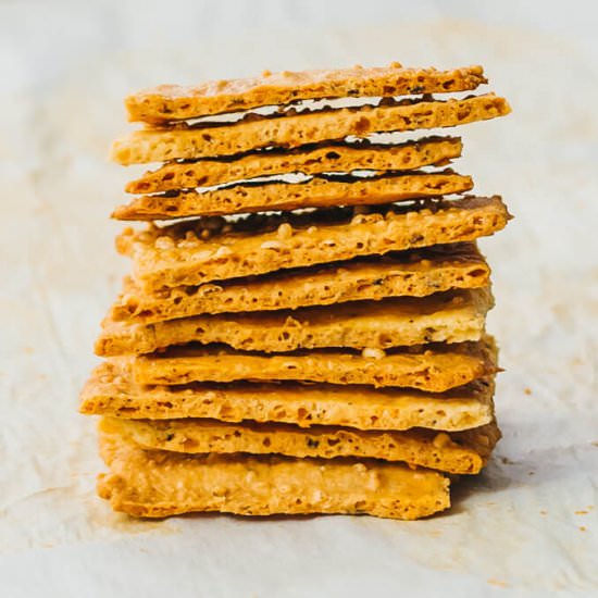 Low carb crackers with almond flour