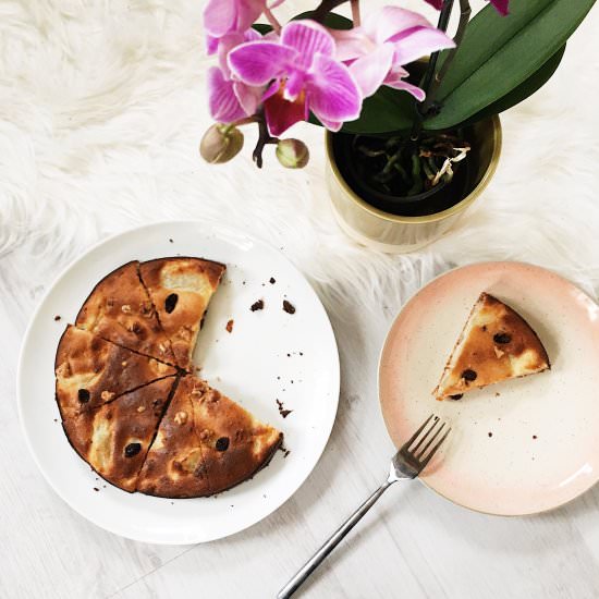 Walnut, raisin and apple cake