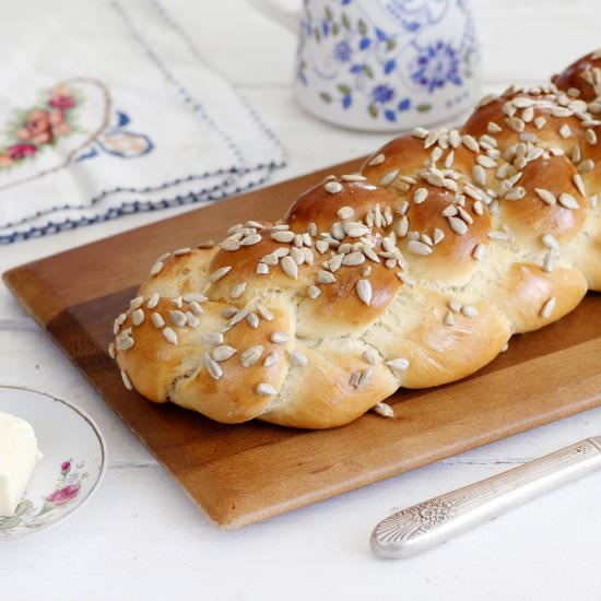 5 Ingredients Homemade Challah
