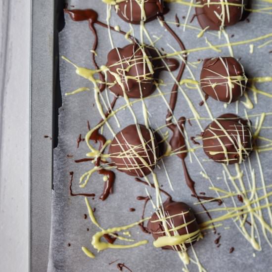 3 ingredients stuffed truffles