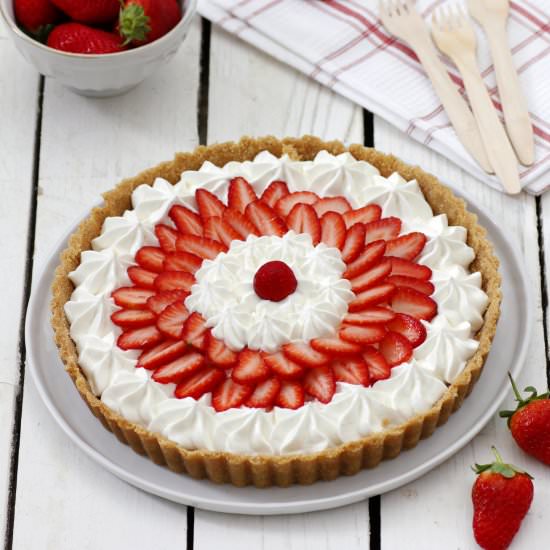 No-Bake Yogurt Strawberry Pie