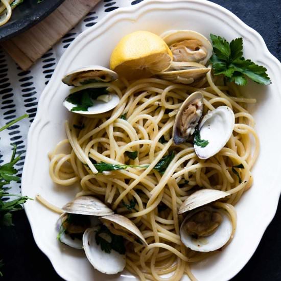Pasta with Clams in Wine & Garlic