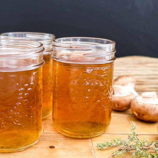 4-Ingredient Vegan Mushroom Broth