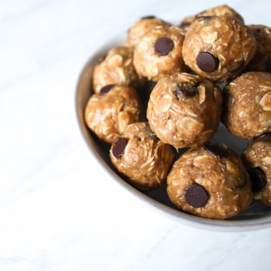 No Bake Peanut Butter Energy Bites