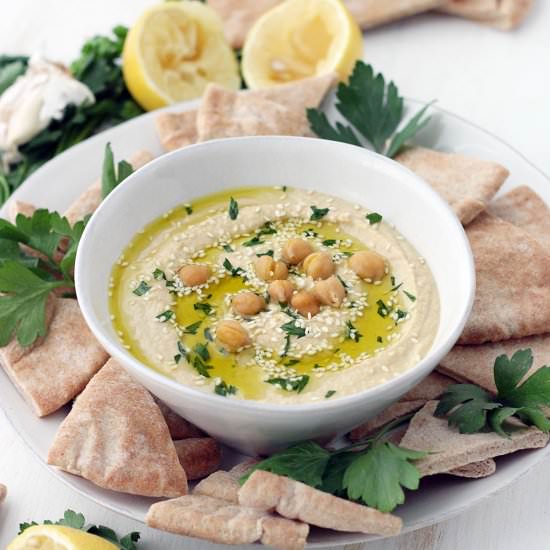 Quick and Easy Classic Hummus