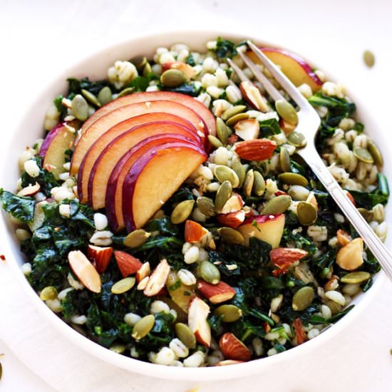 Grain salad with kale and seeds