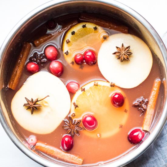 Warm Mulled Cranberry Apple Cider