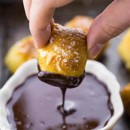 Vegan Pretzels with Chocolate
