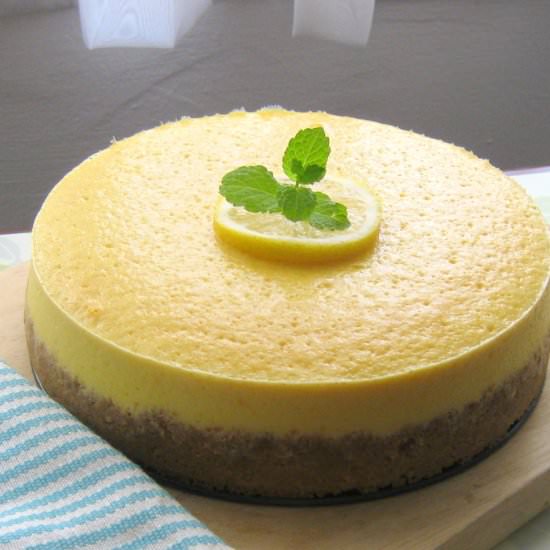 Lemon Cheesecake with Lemon Curd