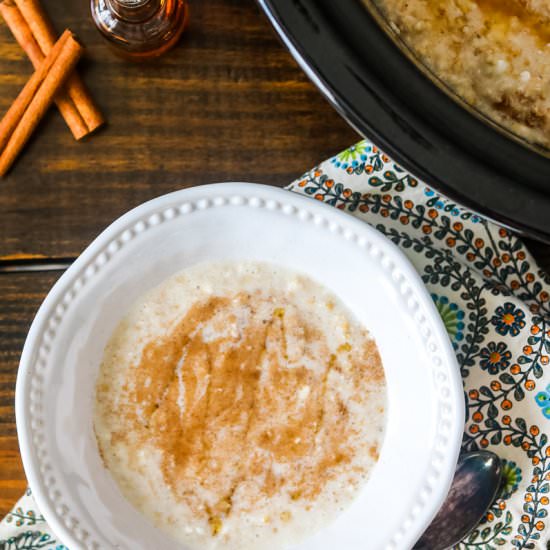 Slow Cooker Maple Cinnamon Oatmeal