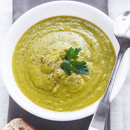 Cleansing and Detox Broccoli Soup