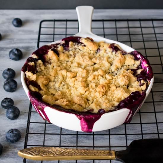 Berries and cream crumble