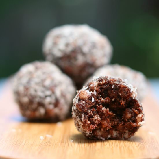 Chocolate Coconut Crunch Bliss Ball
