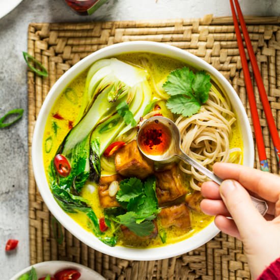 Ginger and turmeric broth (V, GF)