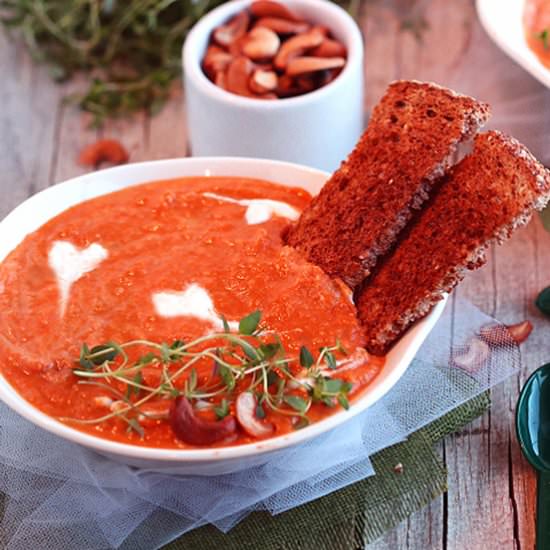 Toasted Cashew Carrot Ginger Bisque