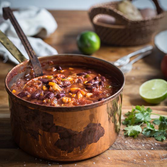 Simple Vegan Chili Sin Carne