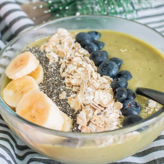 MIXED FRUIT DETOX SMOOTHIE BOWL