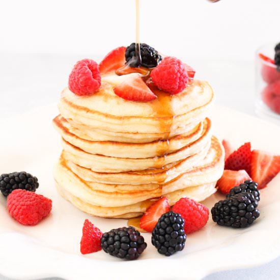 Fluffy Vanilla Yogurt Pancakes